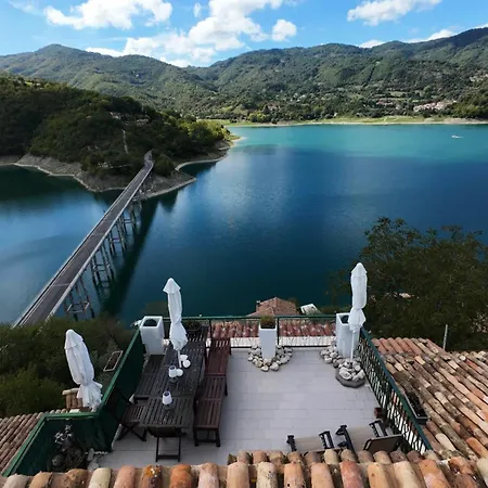 La Terrazza Sul Turano Feriehus *